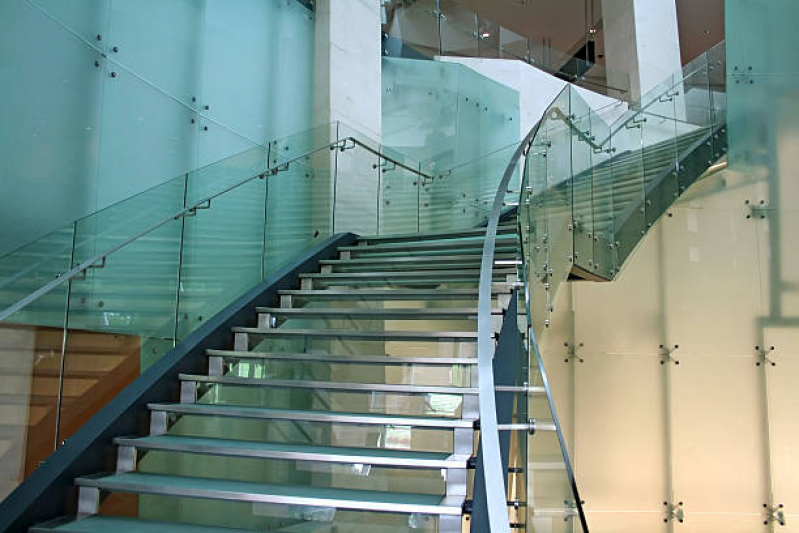 Corrimão de Escada de Vidro Preço Pinheiros - Escada com Corrimão de Vidro