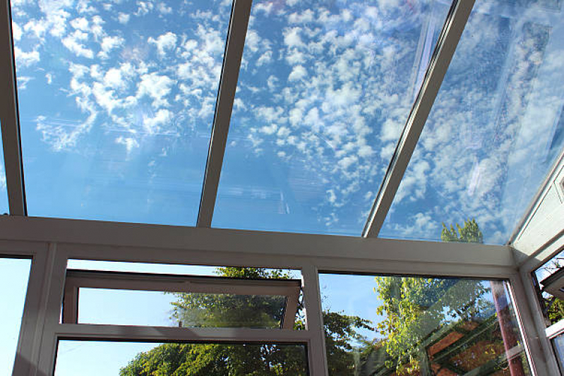 Pergolado de Madeira com Vidro Preço Casa Verde - Coberturas de Vidro Retrátil